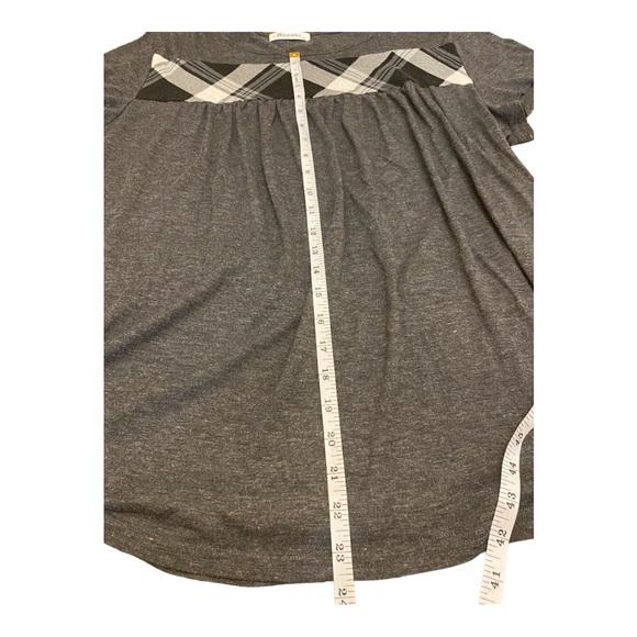 Rozaki Women’s Size XL Charcoal Gray & Plaid Pleated Short Sleeve Tunic Top - Picture 5 of 12